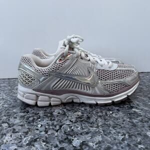 Nike Air Zoom Vomero 5 Chrome Platinum Violet Women’s Size 8 HV6417-001
